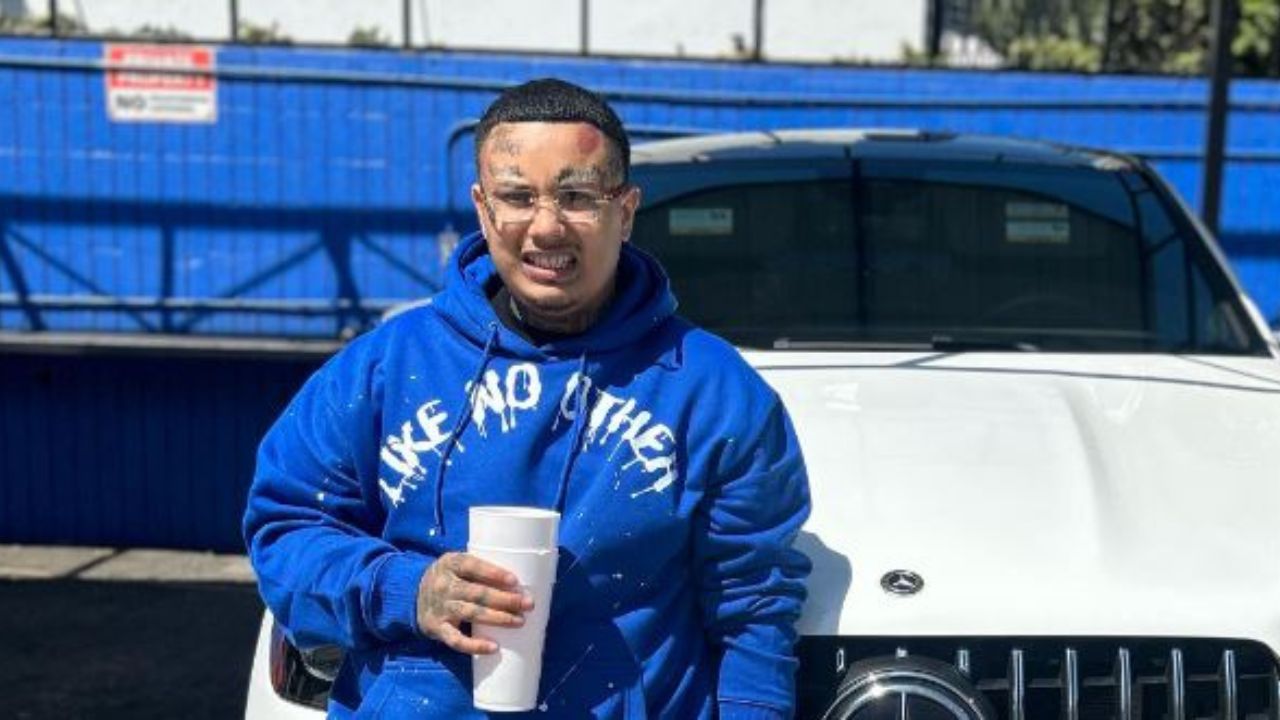 Swifty Blue Rapper